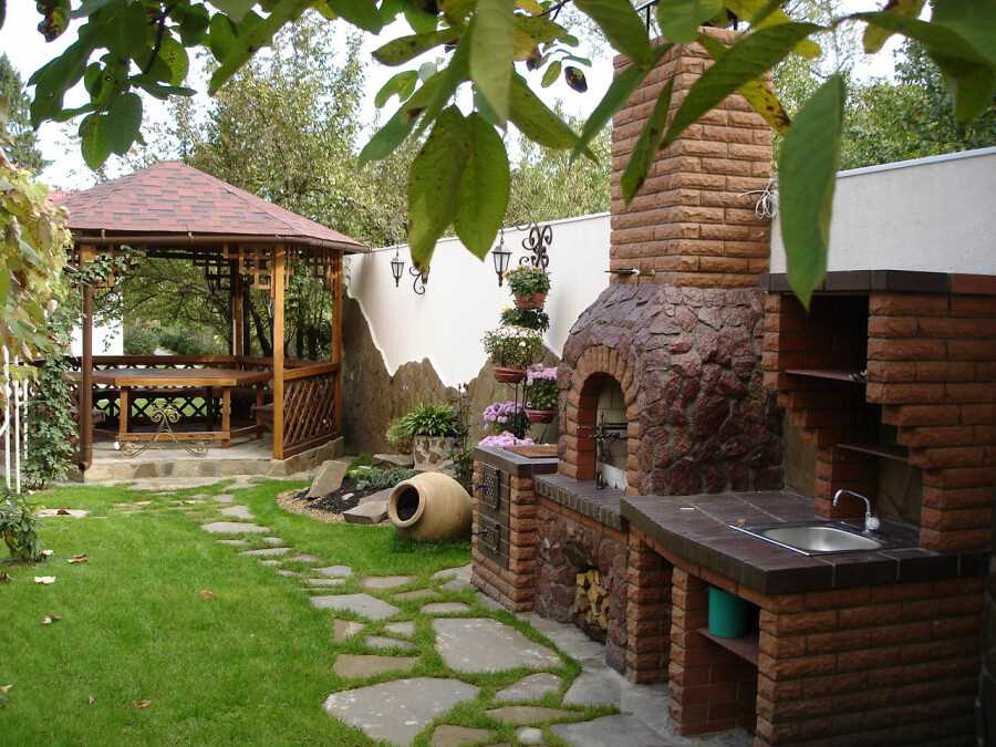 Как создать уютную садовую зону для отдыха и барбекю